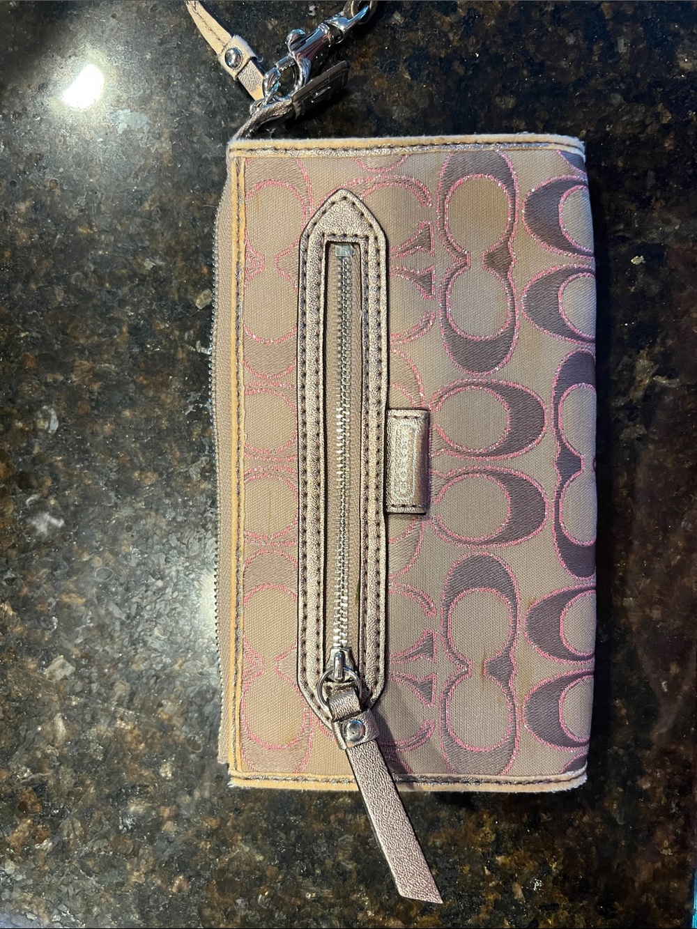 Coach daisy outline signature wristlet wallet